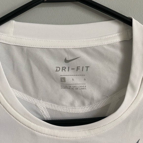 Dri-Fit Nike Top - Picture 3 of 3
